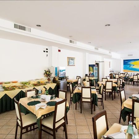 Hotel Belfiore Misano Adriatico Buitenkant foto