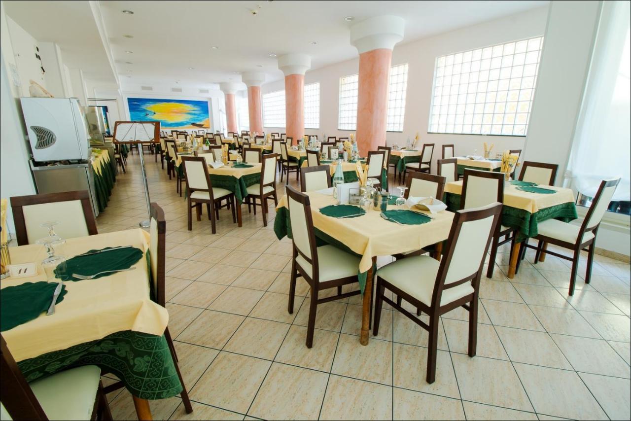 Hotel Belfiore Misano Adriatico Buitenkant foto