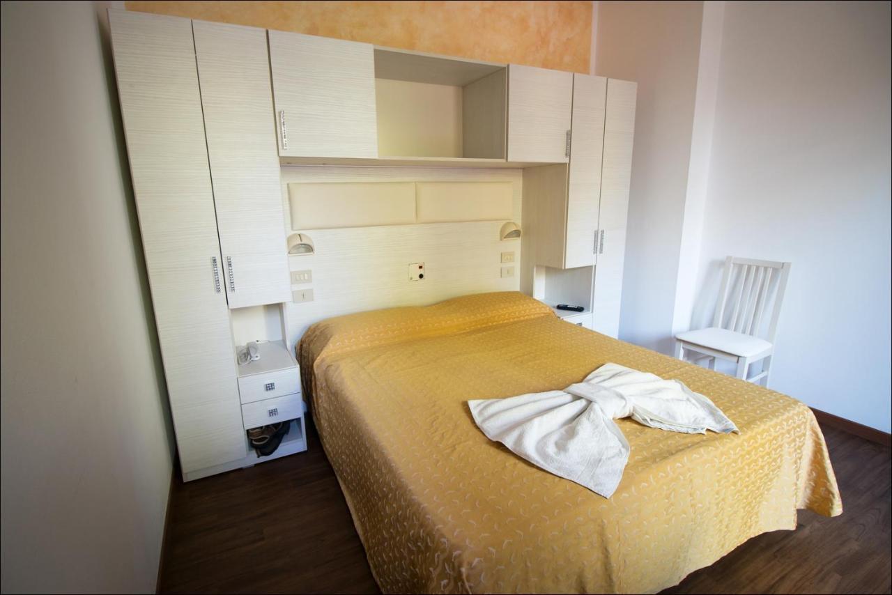 Hotel Belfiore Misano Adriatico Buitenkant foto