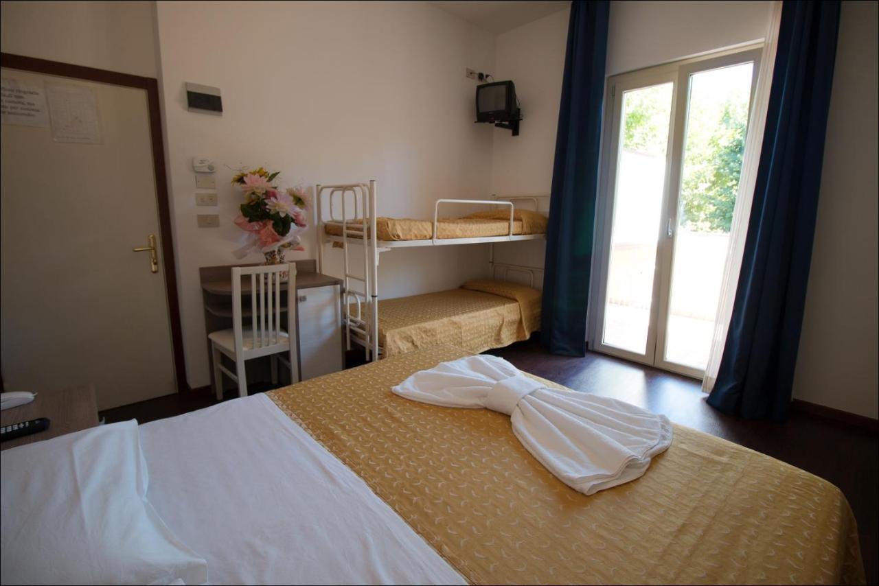 Hotel Belfiore Misano Adriatico Buitenkant foto
